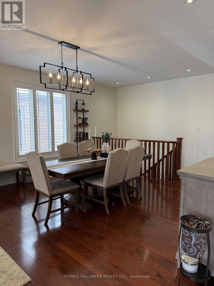 220 Tonner Crescent, Aurora, Ontario  L4G 7T7 - Photo 8 - N12617192