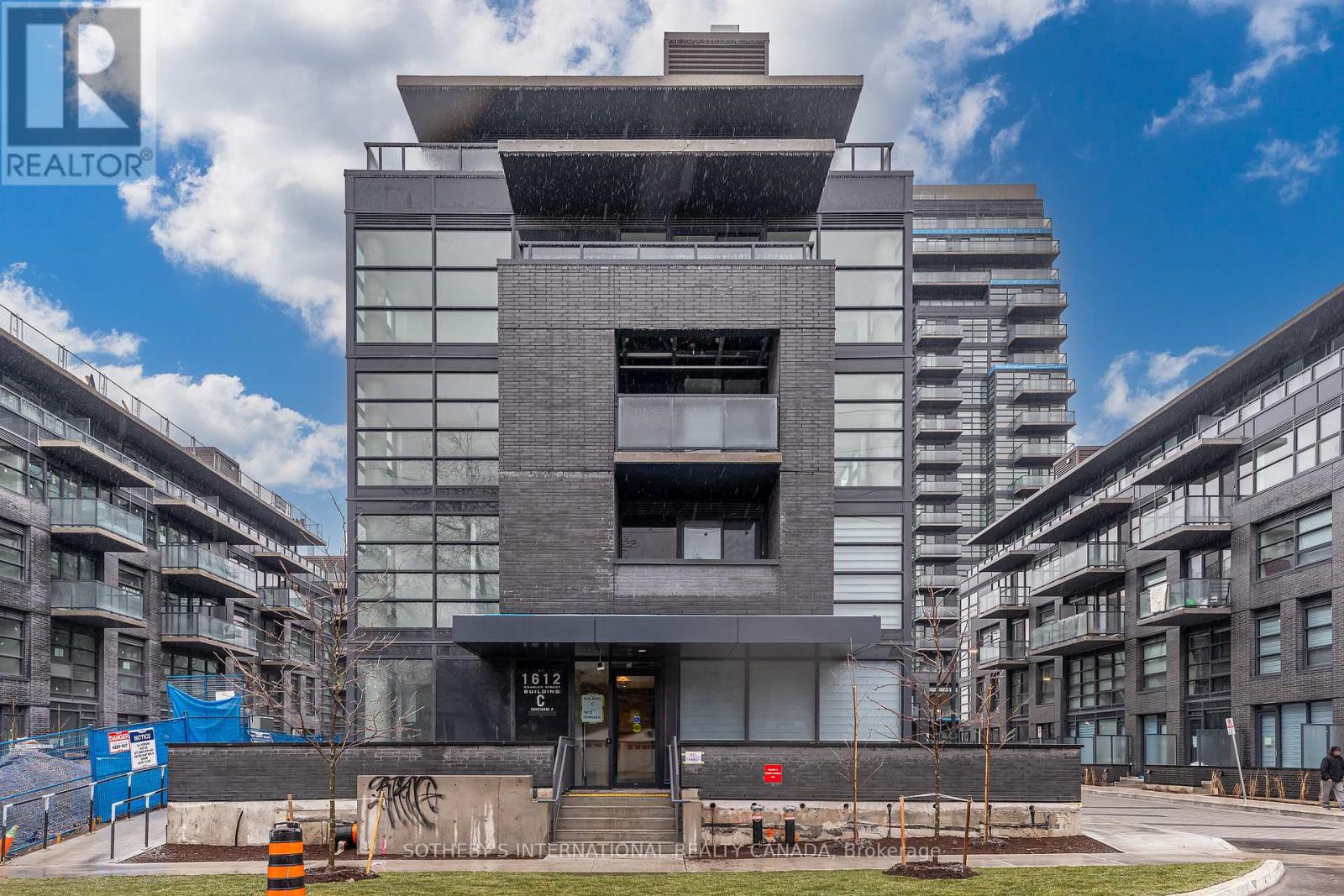 139 C - 1612 Charles Street, Whitby, Ontario  L1N 0P3 - Photo 2 - E12616062