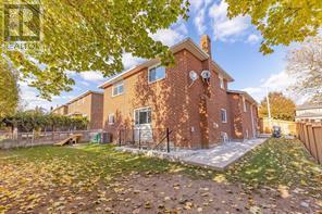 54 Richvale Drive, Brampton (Heart Lake East), Ontario  L6Z 1M5 - Photo 8 - W12616736