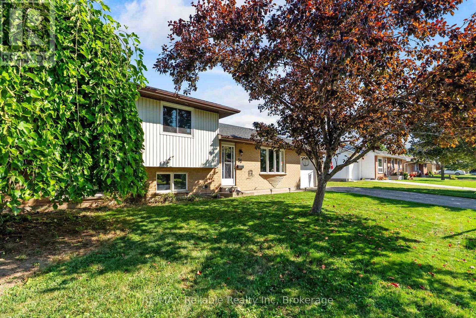 36 Lee Crescent, Goderich, Ontario N7A 4L3 - Photo 3 - X12400491