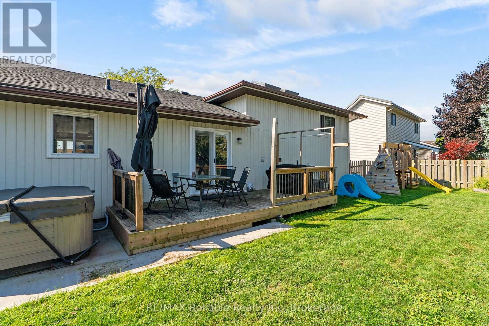 36 Lee Crescent, Goderich, Ontario N7A 4L3 - Photo 37 - X12400491