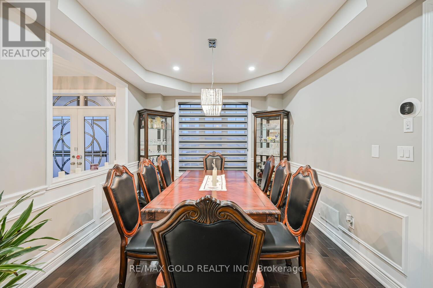 15 Vanwood Crescent, Brampton, Ontario  L6P 2X4 - Photo 10 - W12617178