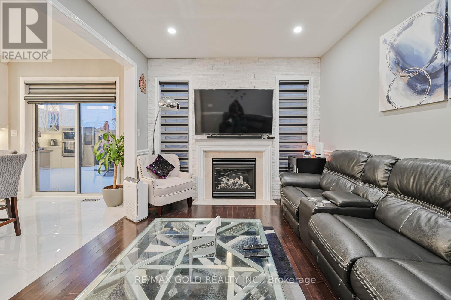 15 Vanwood Crescent, Brampton, Ontario  L6P 2X4 - Photo 13 - W12617178