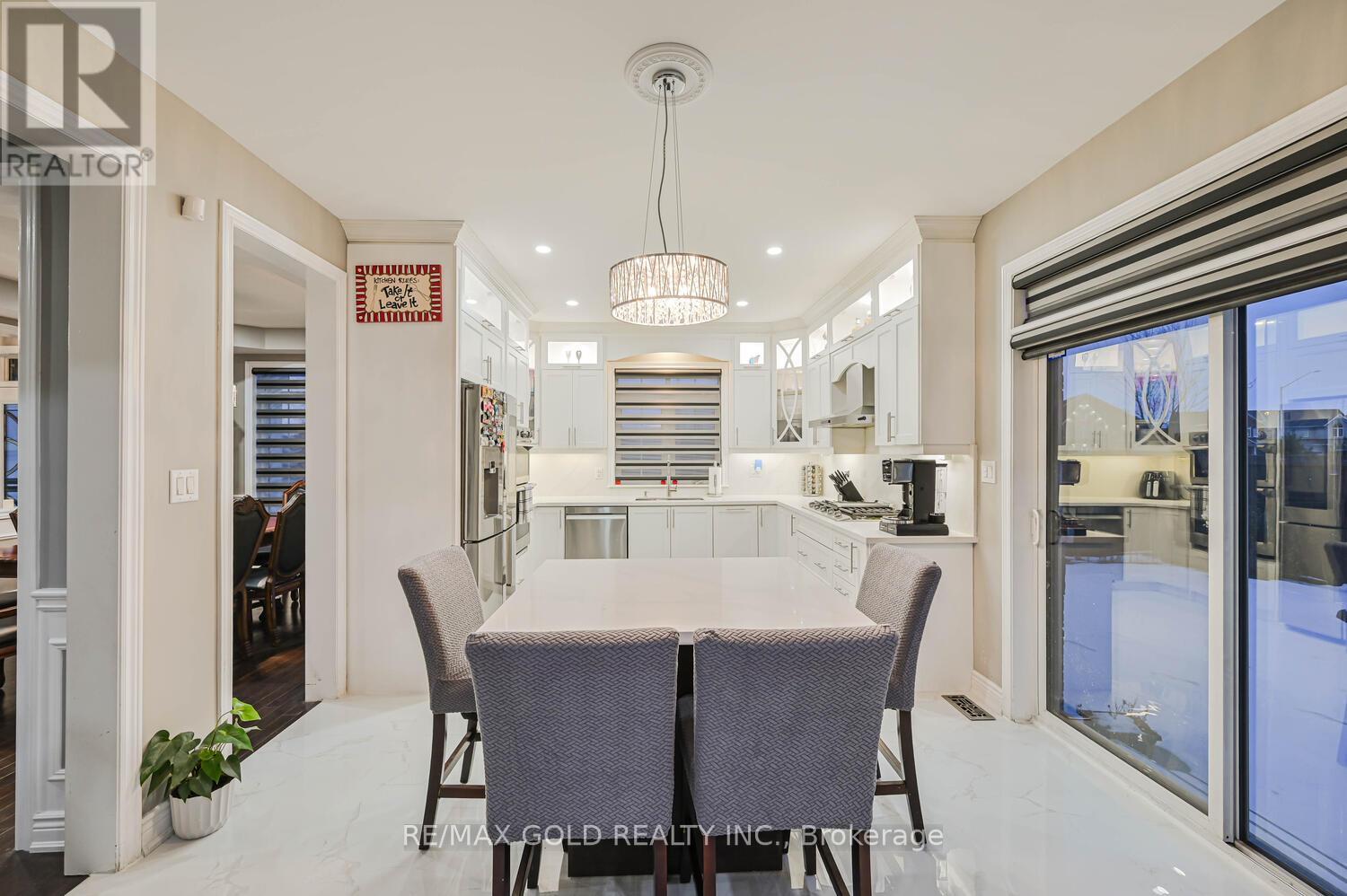 15 Vanwood Crescent, Brampton, Ontario  L6P 2X4 - Photo 16 - W12617178