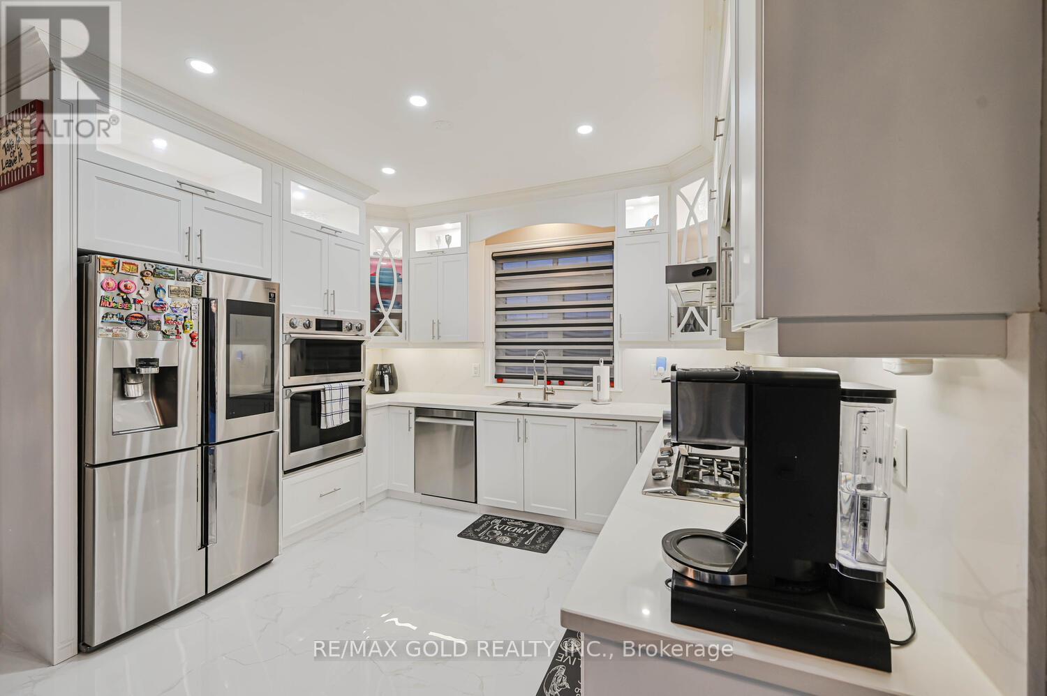 15 Vanwood Crescent, Brampton, Ontario  L6P 2X4 - Photo 17 - W12617178