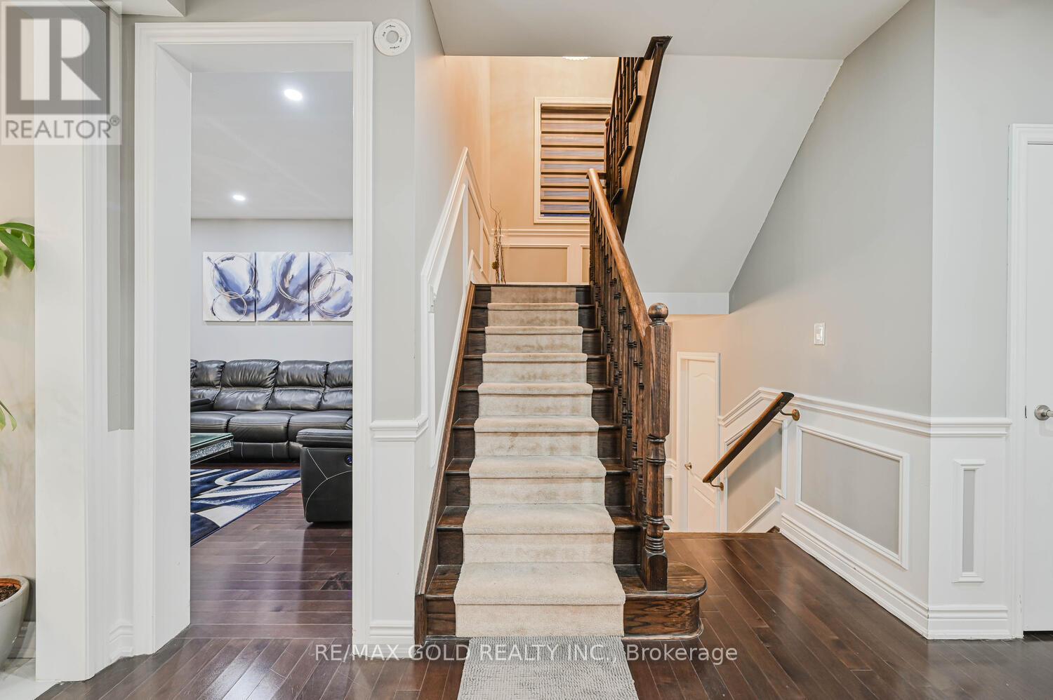 15 Vanwood Crescent, Brampton, Ontario  L6P 2X4 - Photo 24 - W12617178