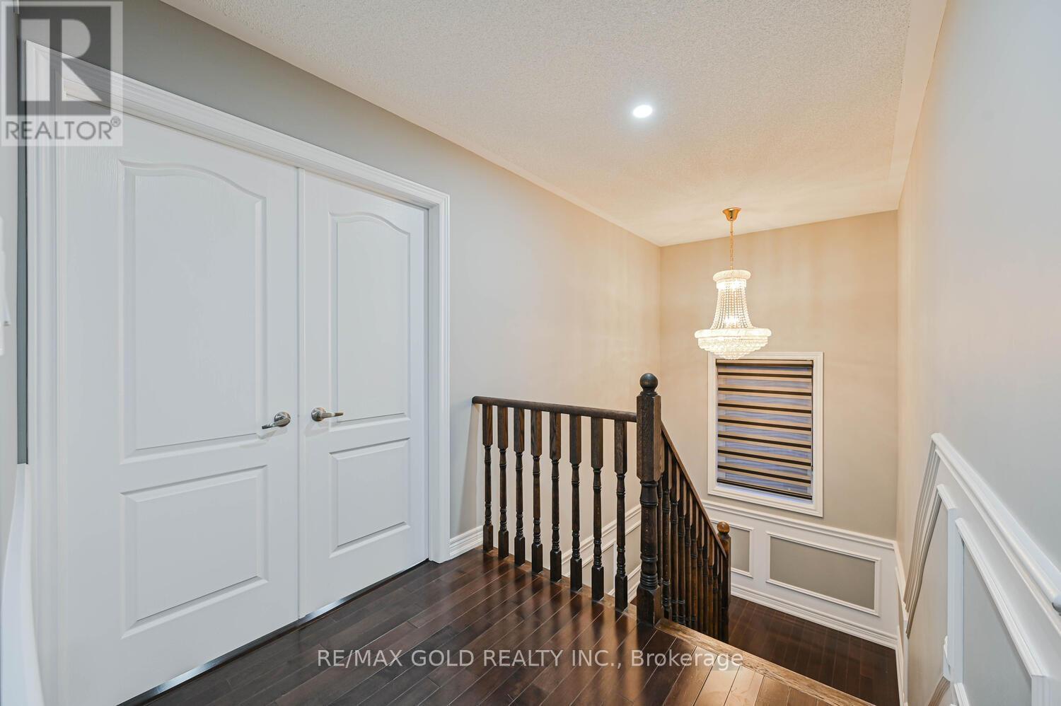 15 Vanwood Crescent, Brampton, Ontario  L6P 2X4 - Photo 25 - W12617178