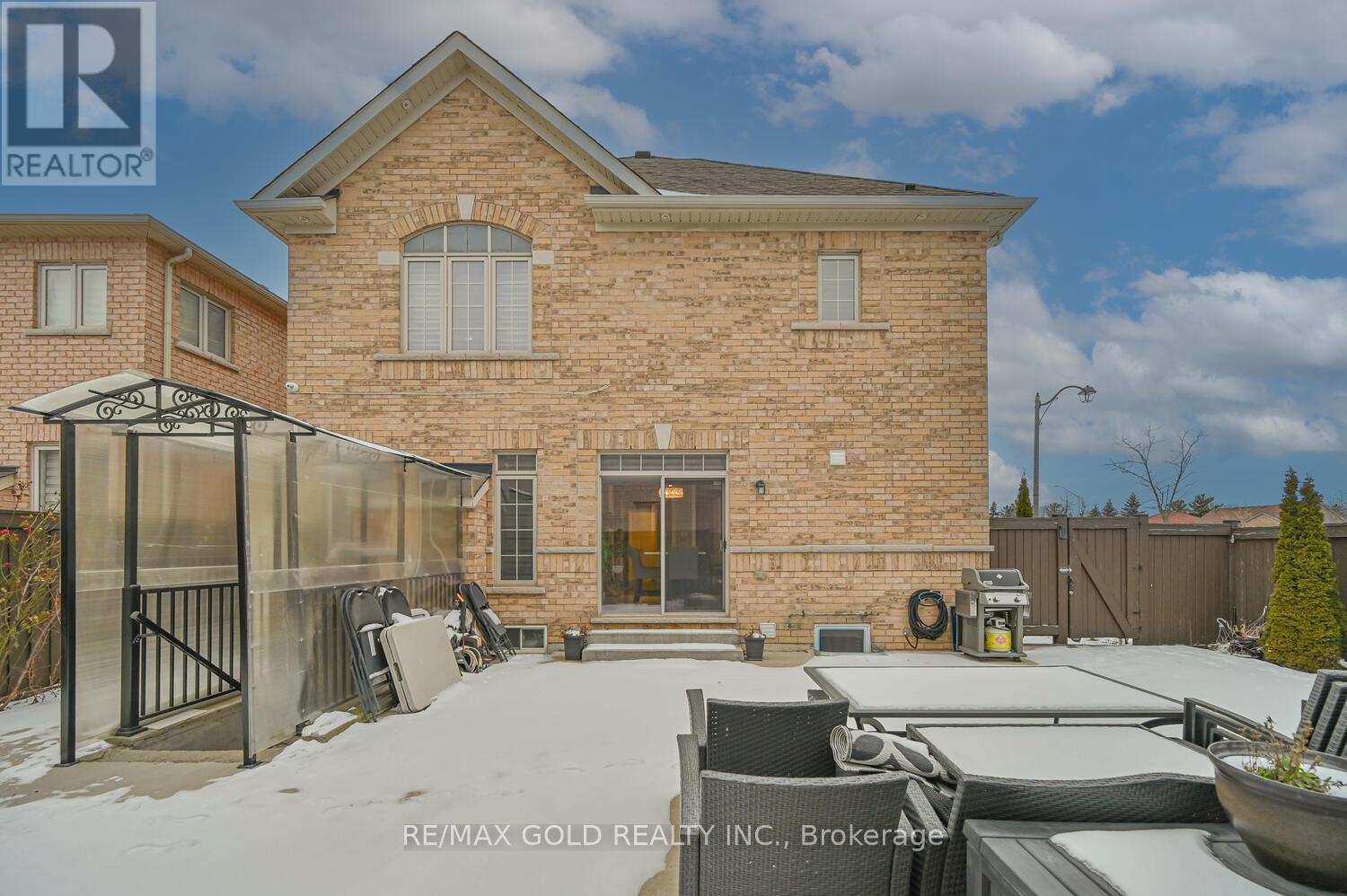 15 Vanwood Crescent, Brampton, Ontario  L6P 2X4 - Photo 50 - W12617178