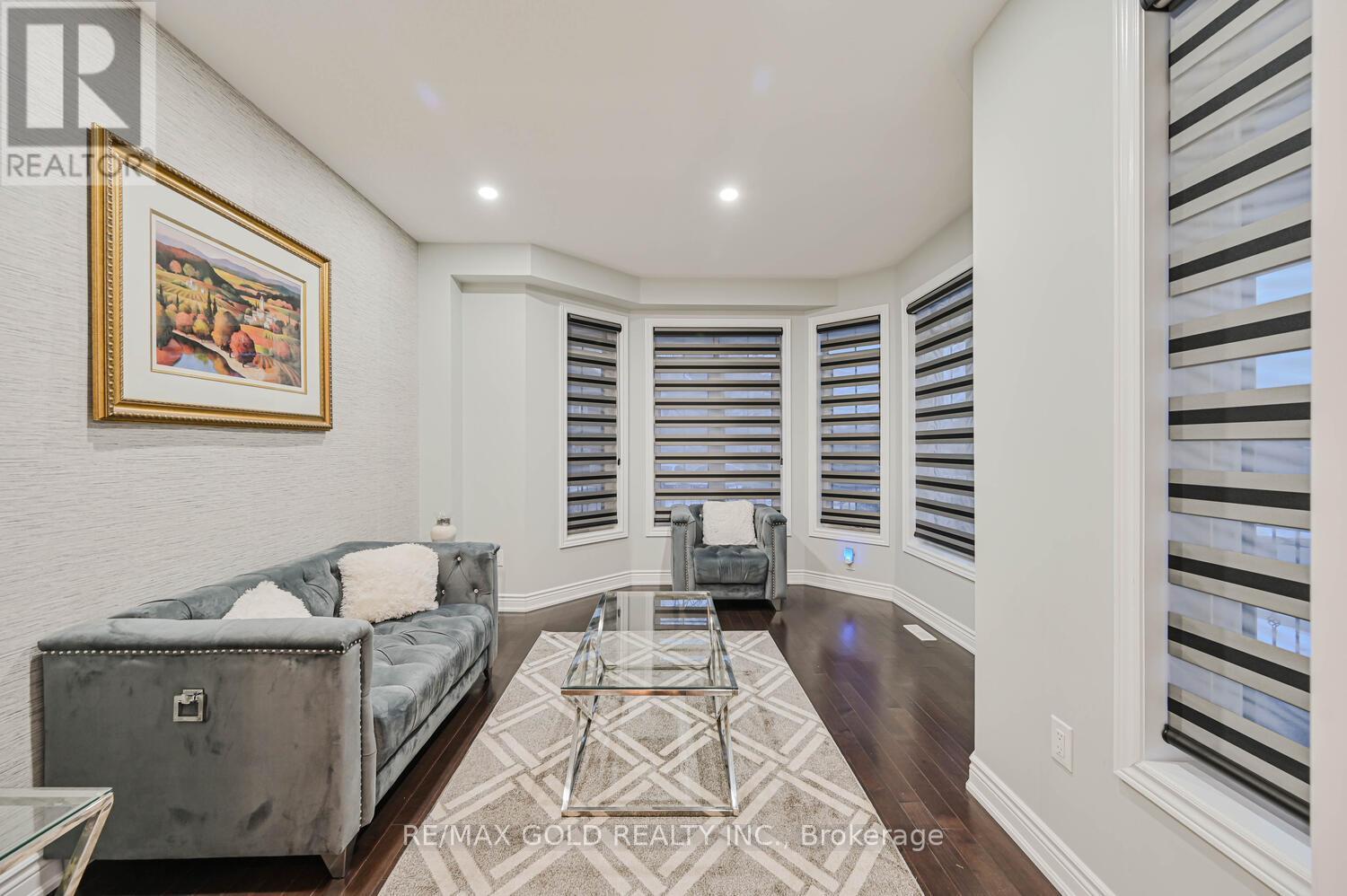 15 Vanwood Crescent, Brampton, Ontario  L6P 2X4 - Photo 8 - W12617178