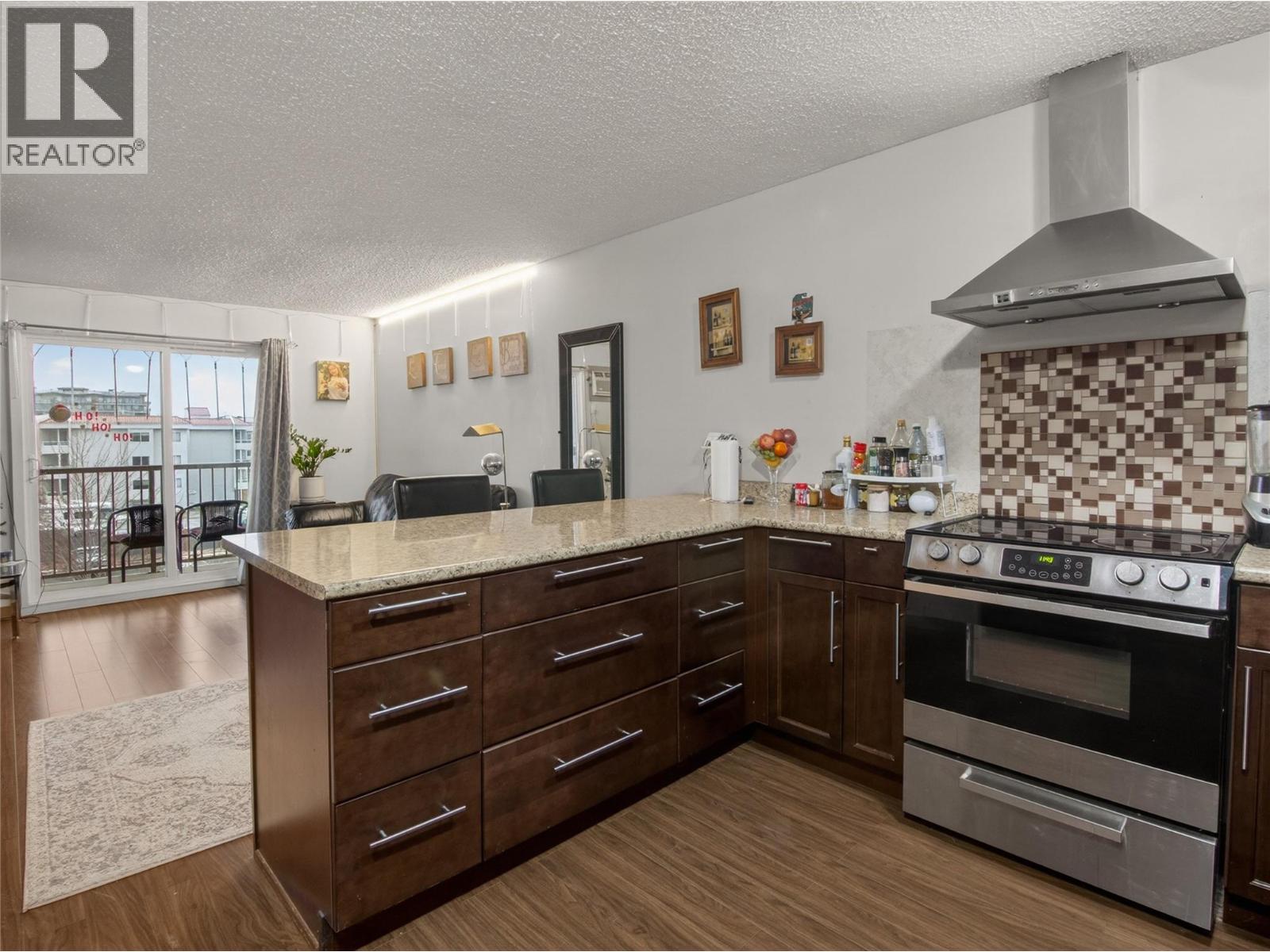 130 Skaha Place Unit# 406, Penticton, British Columbia  V2A 7J6 - Photo 3 - 10363309