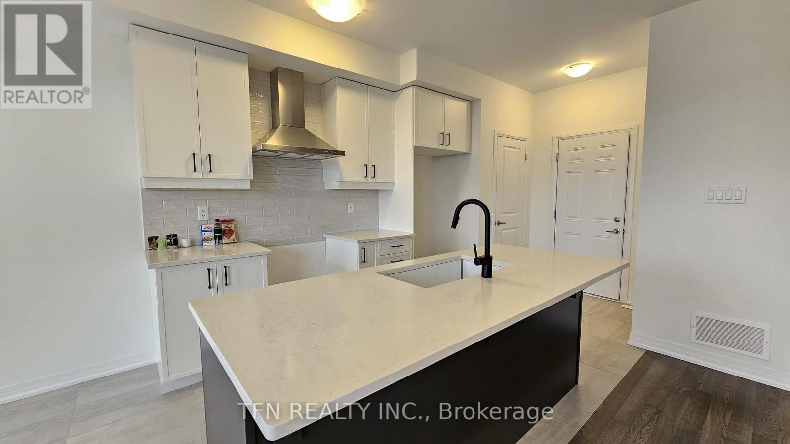 8 - 15 Peach Street, Thorold, Ontario  L2V 0P5 - Photo 3 - X12617184