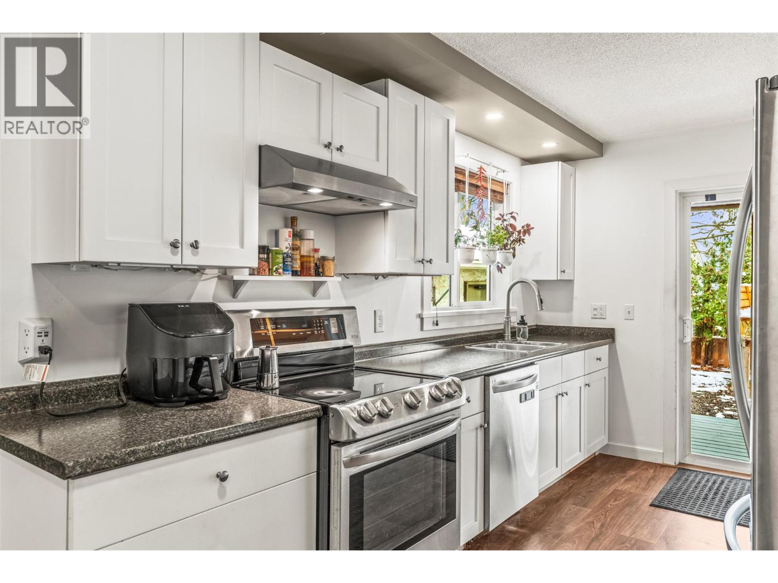 1016 34 Avenue, Vernon, British Columbia  V1T 6R9 - Photo 16 - 10370763