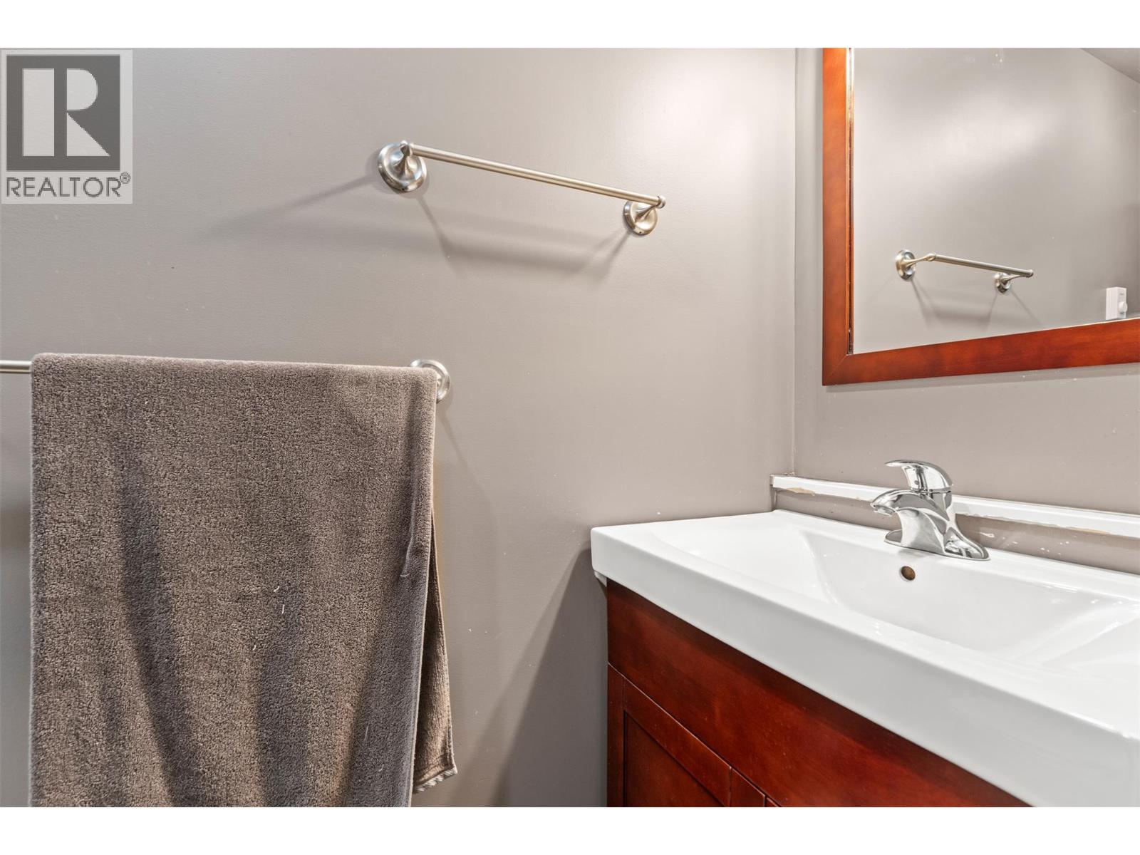 1016 34 Avenue, Vernon, British Columbia  V1T 6R9 - Photo 38 - 10370763