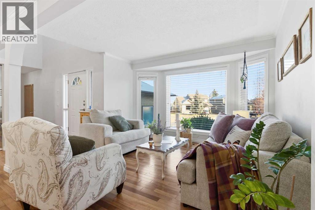 239 Sandpiper Place Nw, Calgary, Alberta T3K 3V1 - Photo 3 - A2271461