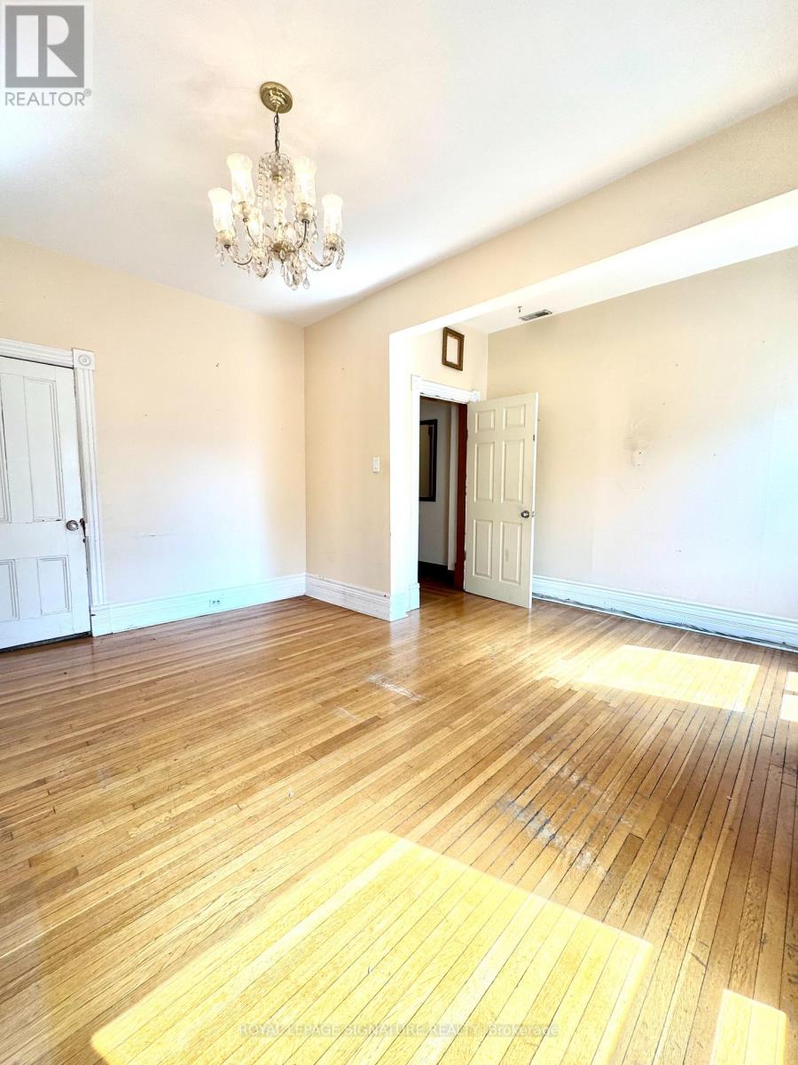 203 Euclid Avenue, Toronto, Ontario M6J 2J8 - Photo 13 - C12617244