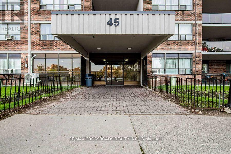 1109 - 45 Sunrise Avenue, Toronto, Ontario  M4A 2S3 - Photo 2 - C12617274