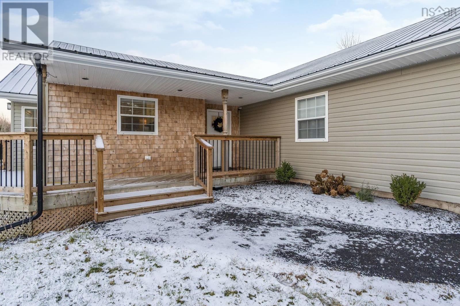 10 Hillside Crescent, Stewiacke, Nova Scotia  B0N 2J0 - Photo 2 - 202529206