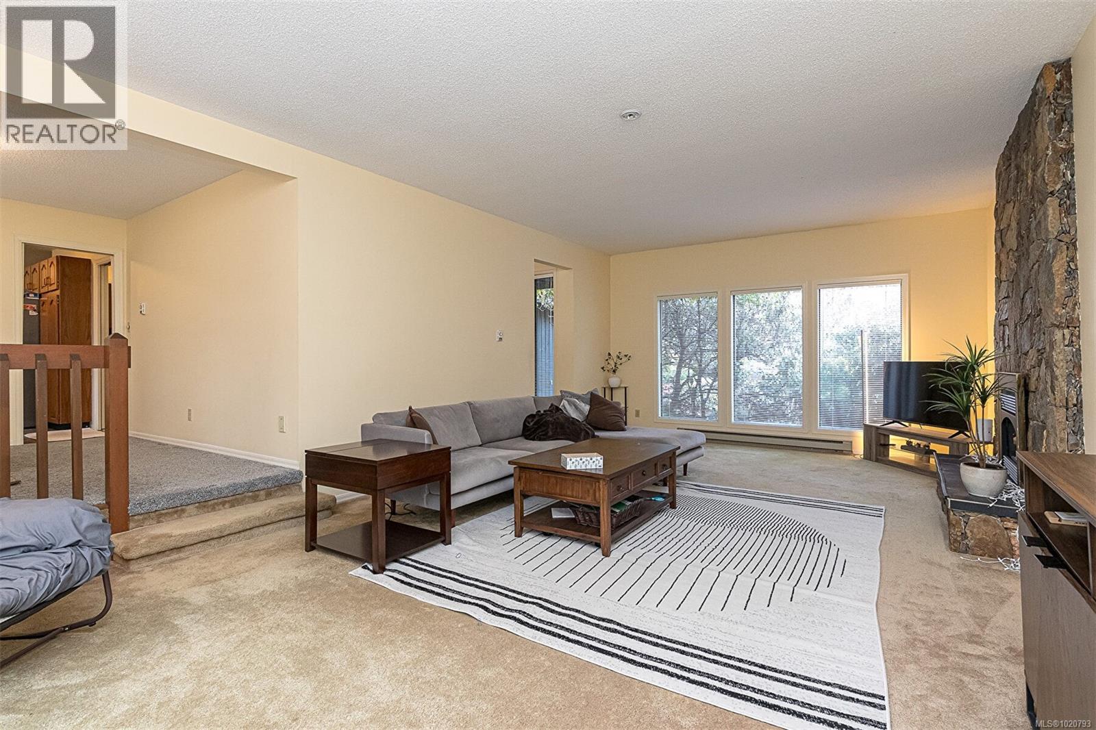 1509 Lynnfield Pl, Saanich, British Columbia  V8N 5Y9 - Photo 4 - 1020793