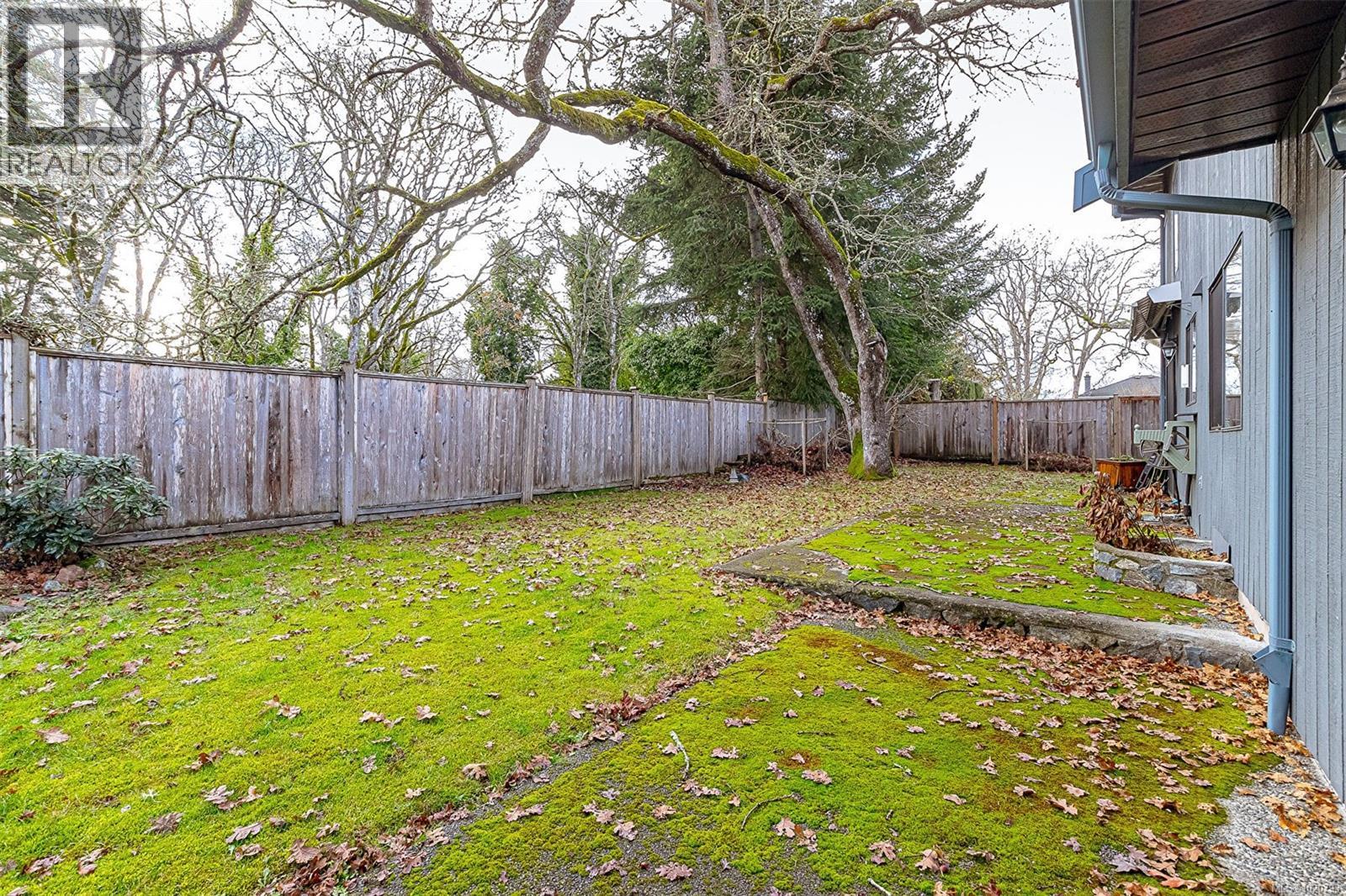 1509 Lynnfield Pl, Saanich, British Columbia  V8N 5Y9 - Photo 30 - 1020793