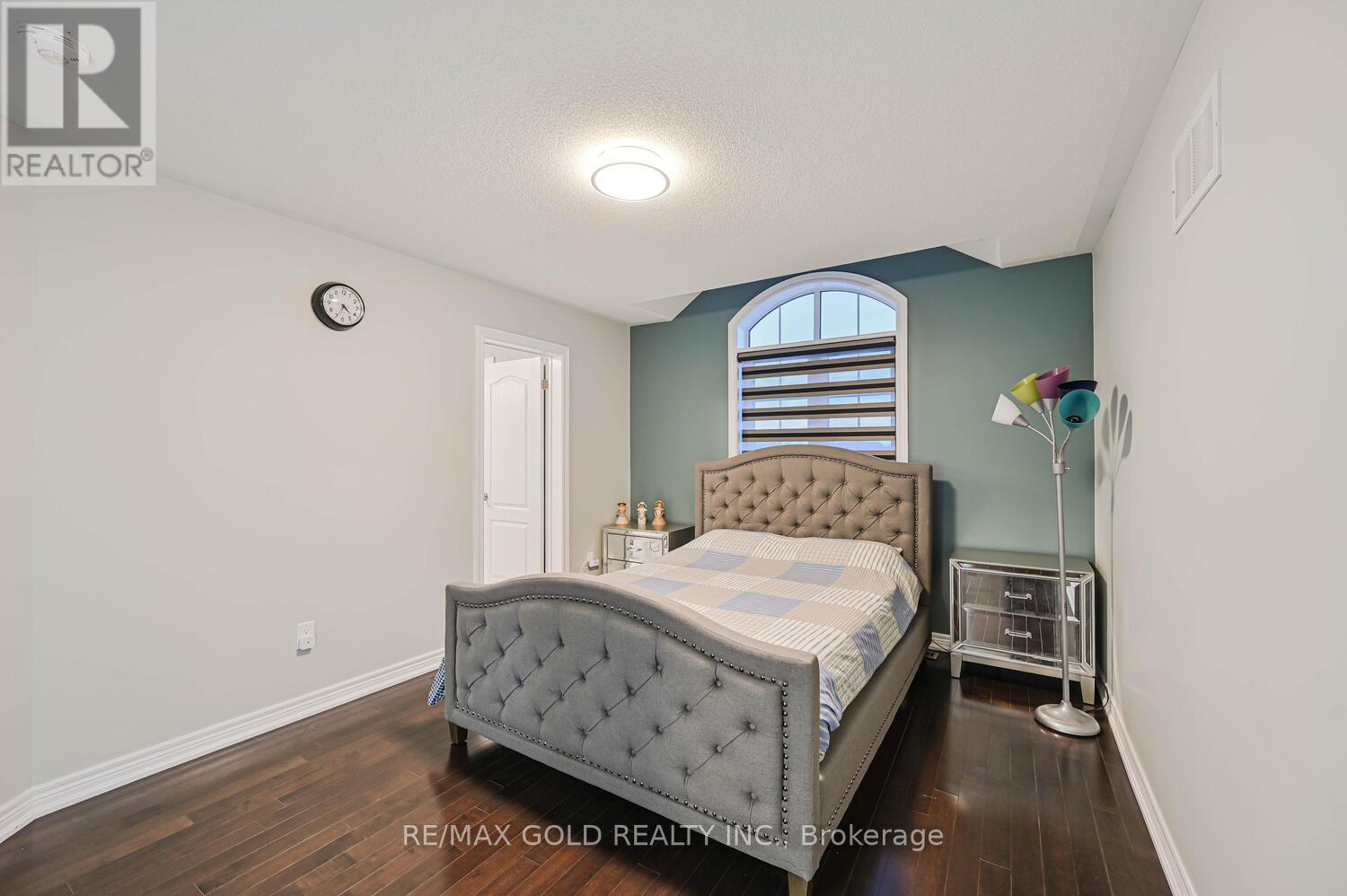 15 Vanwood Crescent, Brampton, Ontario  L6P 2X4 - Photo 32 - W12617178