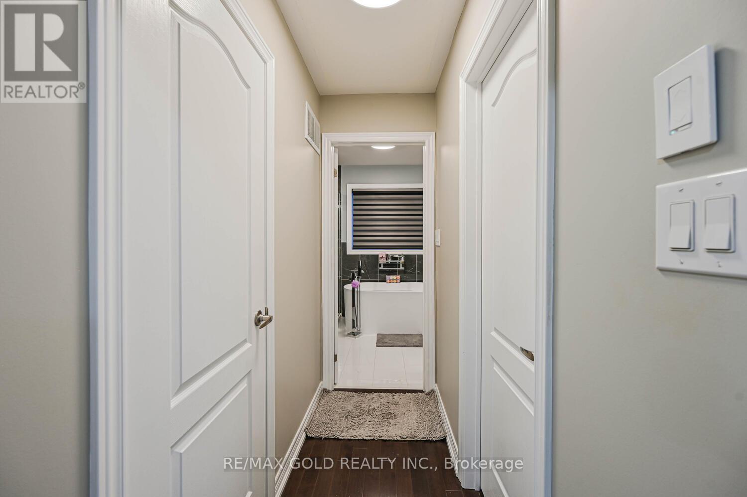 15 Vanwood Crescent, Brampton, Ontario  L6P 2X4 - Photo 28 - W12617178