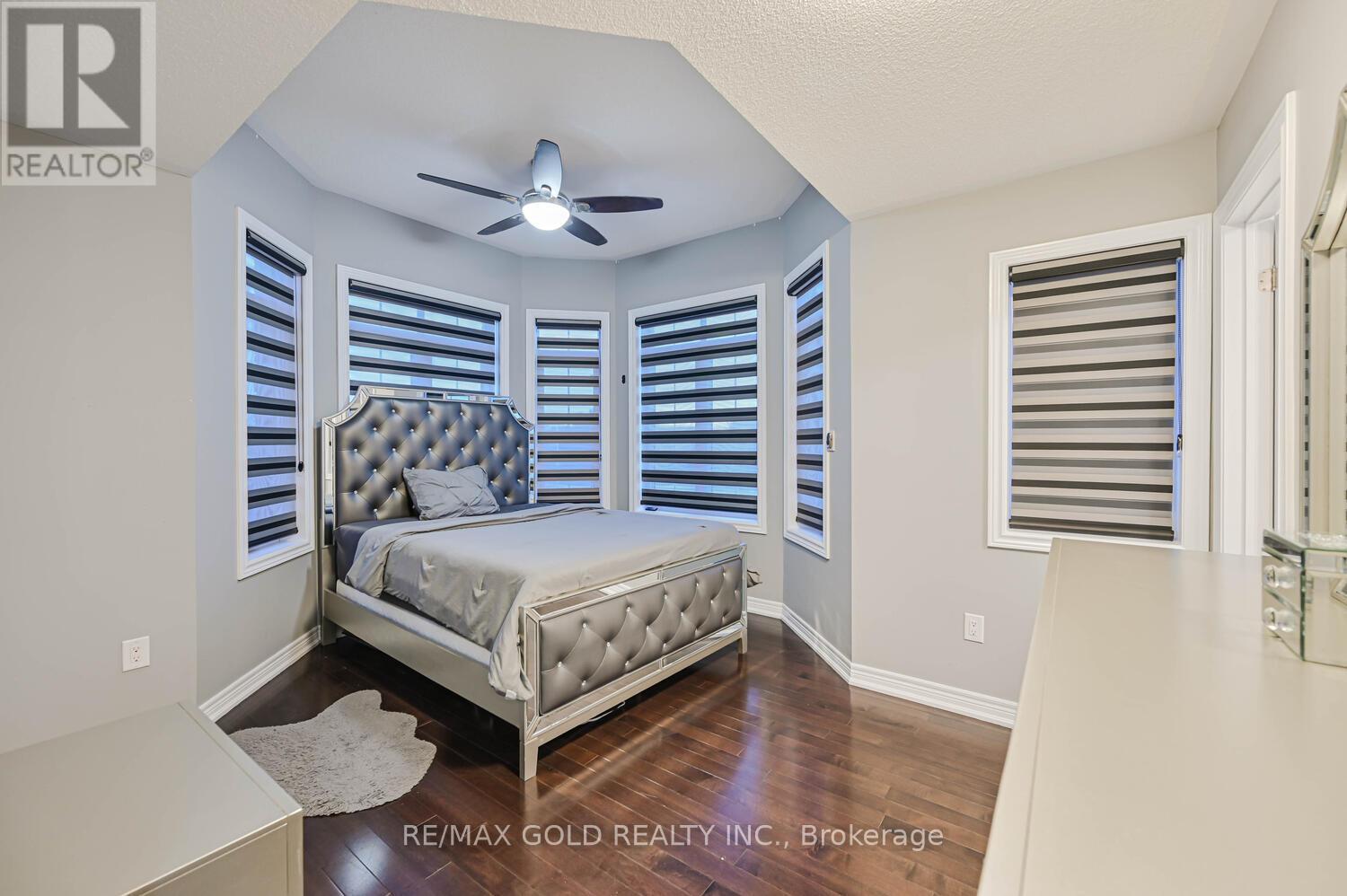 15 Vanwood Crescent, Brampton, Ontario  L6P 2X4 - Photo 36 - W12617178