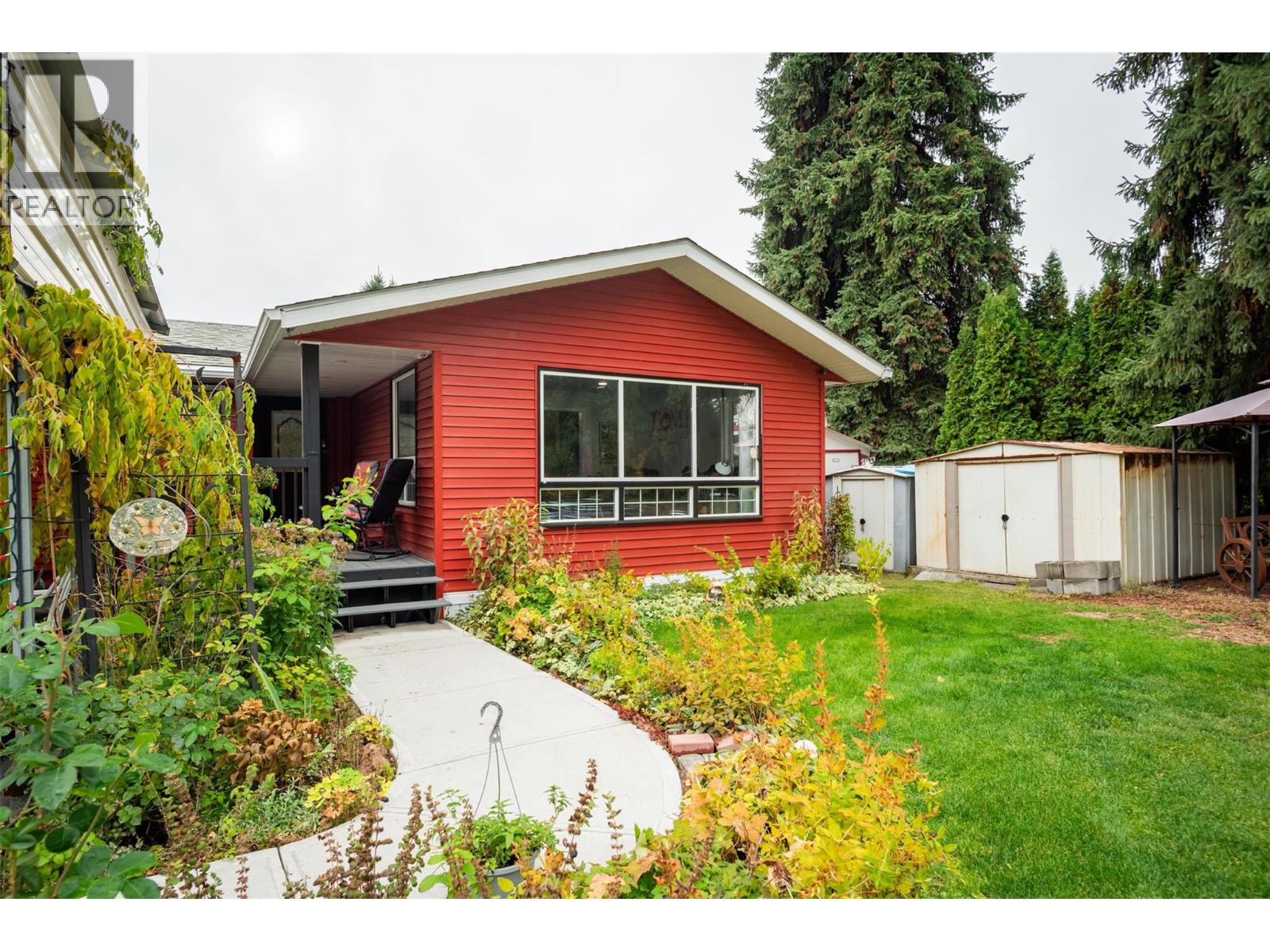 8329 Highway 3B, Trail, British Columbia