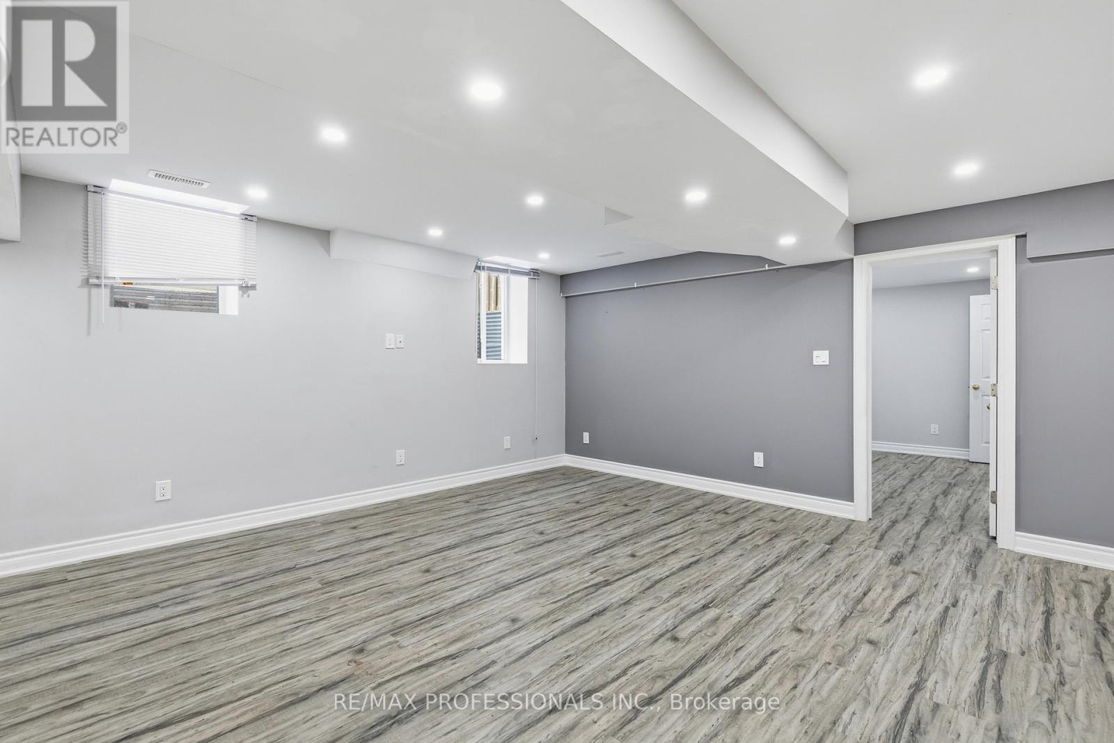 Lower - 16 Moss Creek Court, Brampton, Ontario  L6R 2S3 - Photo 10 - W12617254