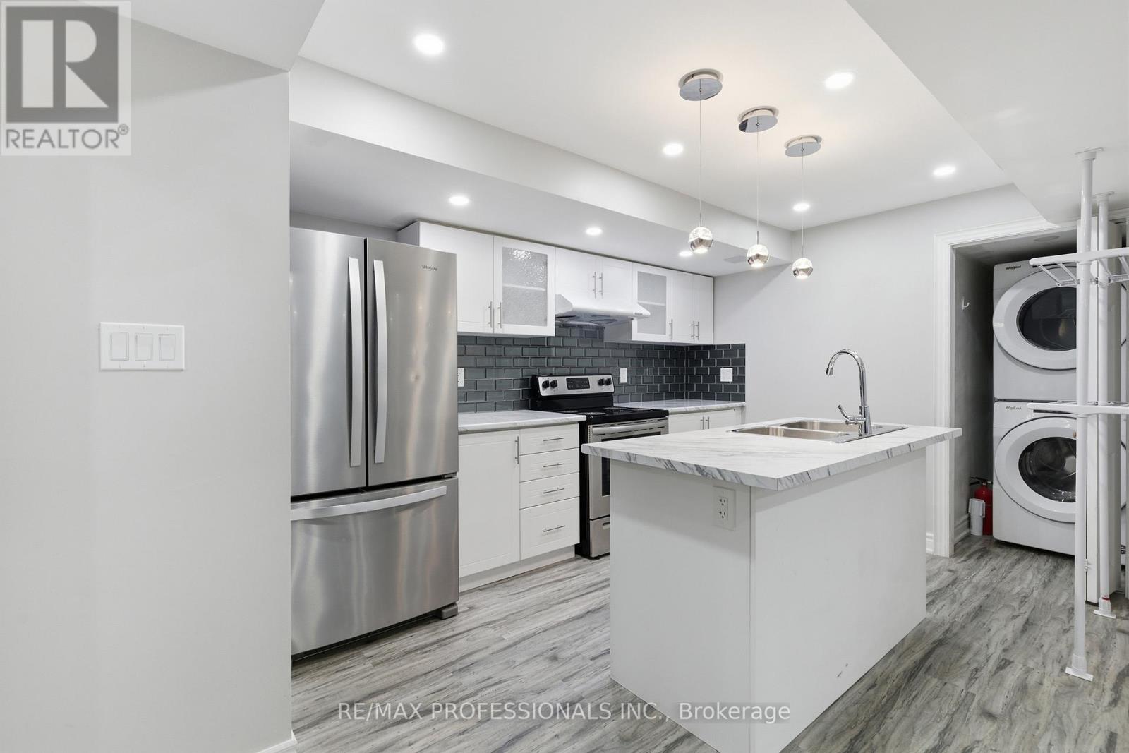 Lower - 16 Moss Creek Court, Brampton, Ontario  L6R 2S3 - Photo 15 - W12617254