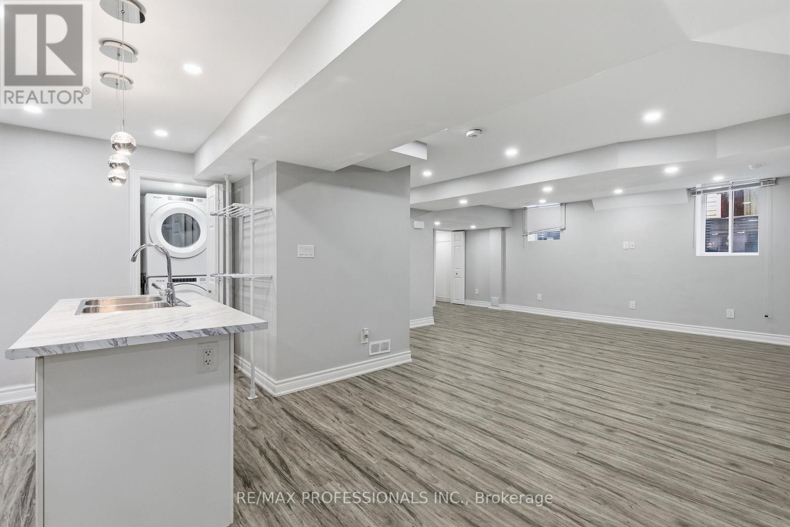 Lower - 16 Moss Creek Court, Brampton, Ontario  L6R 2S3 - Photo 19 - W12617254