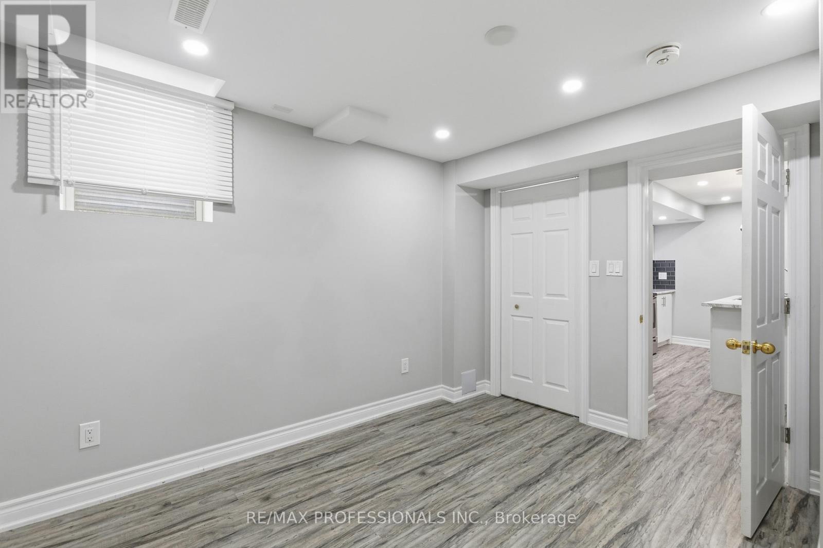 Lower - 16 Moss Creek Court, Brampton, Ontario  L6R 2S3 - Photo 22 - W12617254