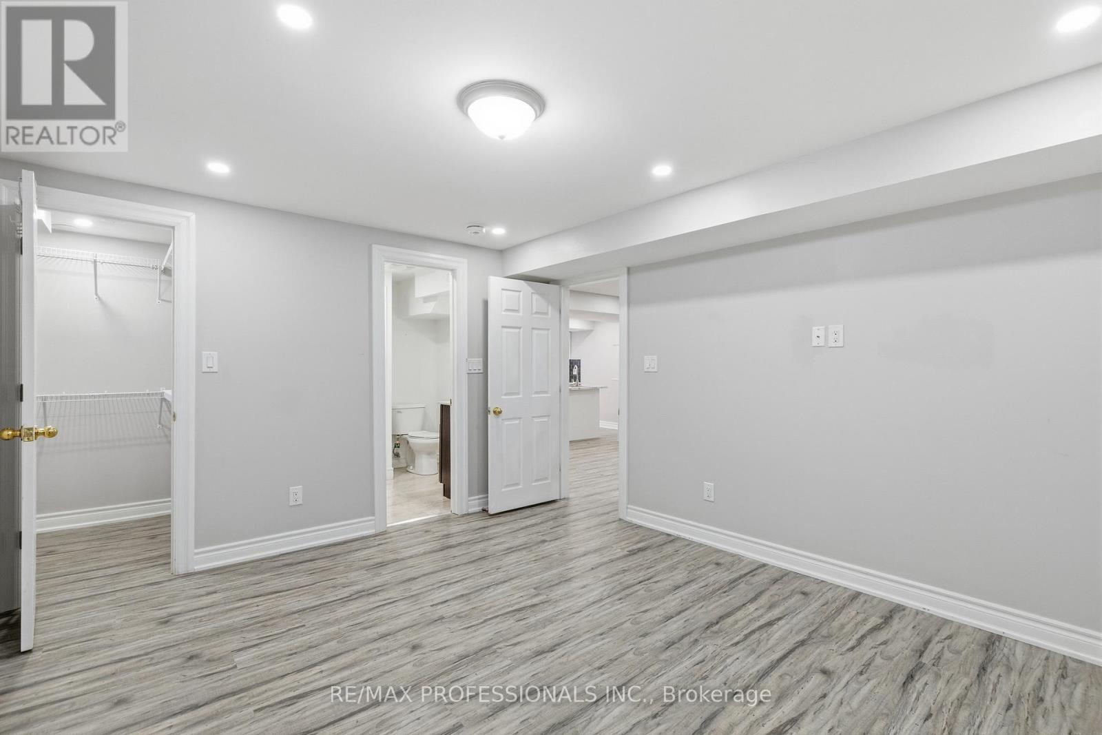 Lower - 16 Moss Creek Court, Brampton, Ontario  L6R 2S3 - Photo 27 - W12617254