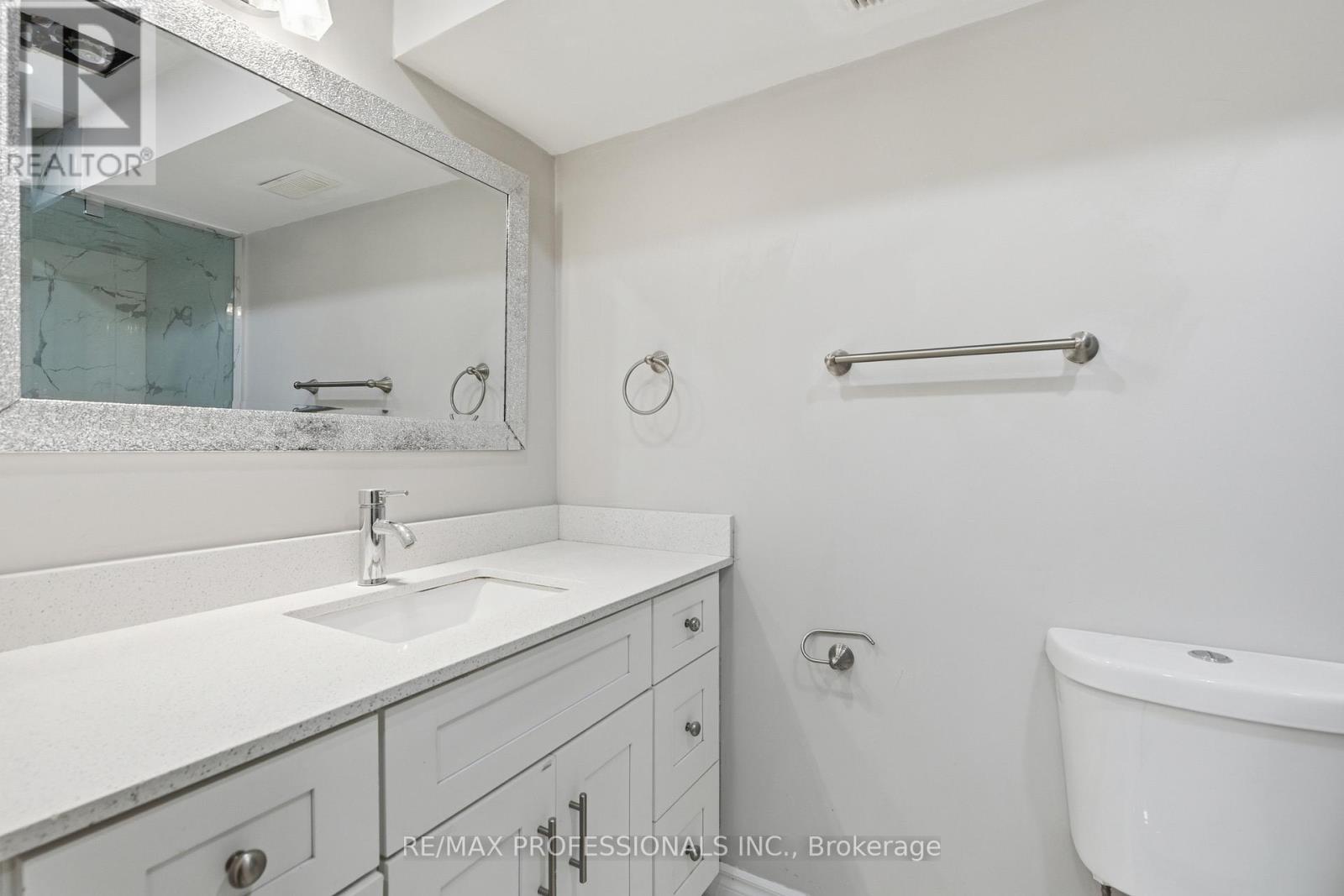 Lower - 16 Moss Creek Court, Brampton, Ontario  L6R 2S3 - Photo 30 - W12617254