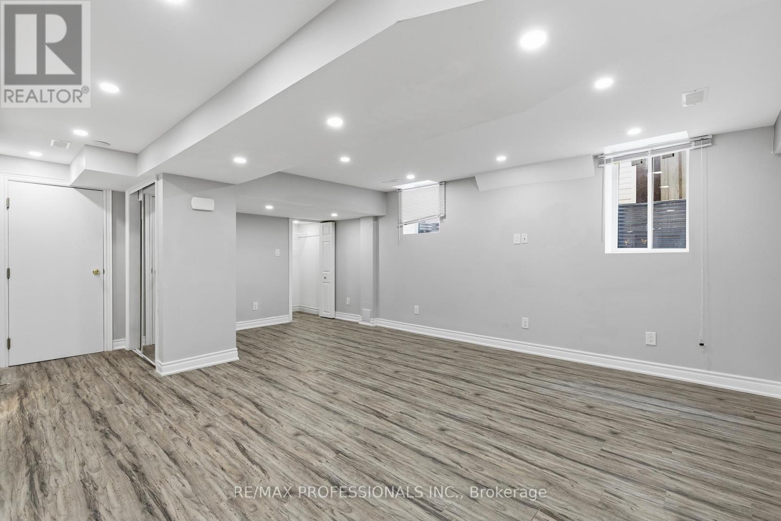 Lower - 16 Moss Creek Court, Brampton, Ontario  L6R 2S3 - Photo 9 - W12617254