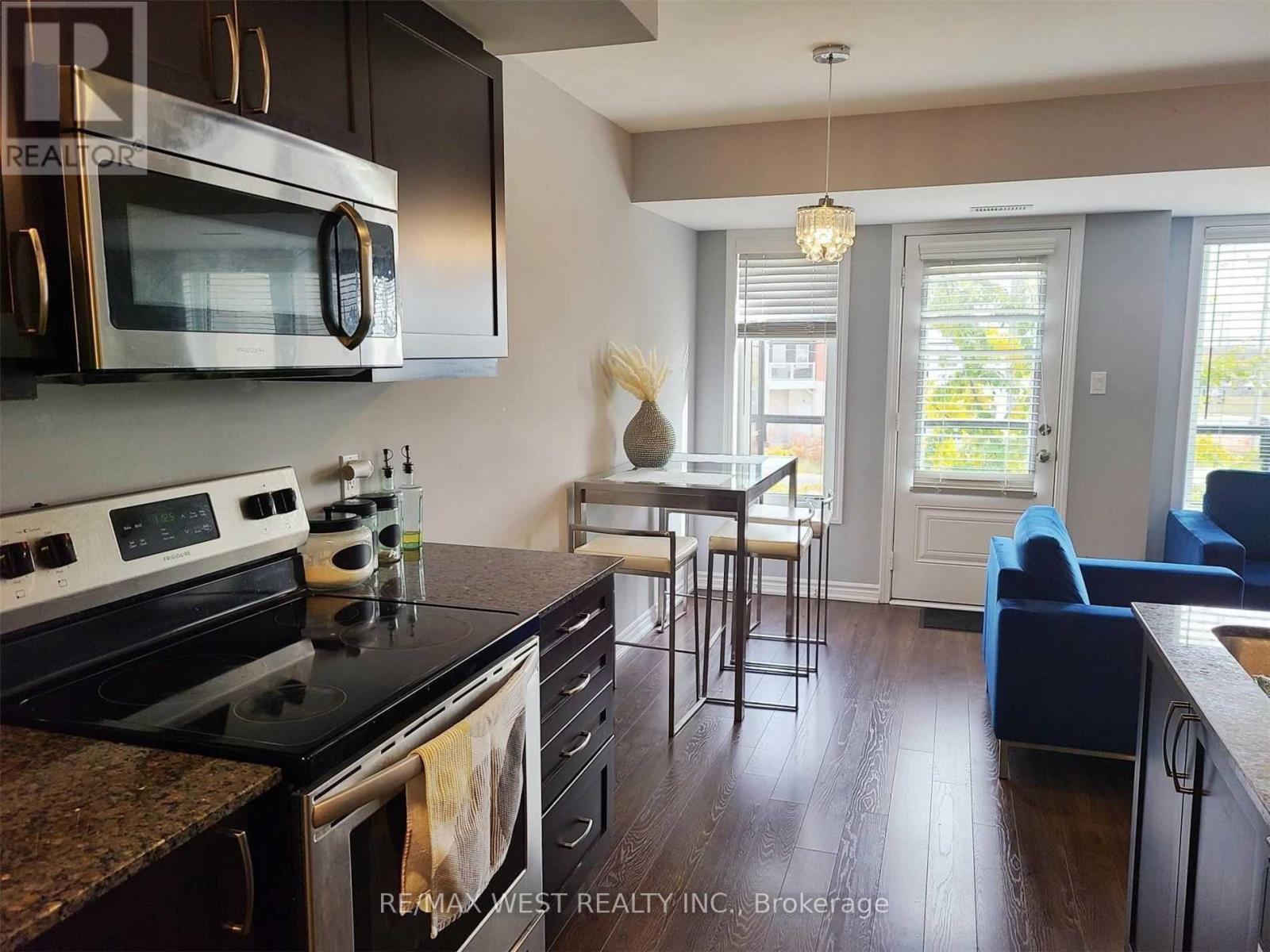 118 Daylily Lane, Kitchener, Ontario  N2R 0L7 - Photo 3 - X12617250