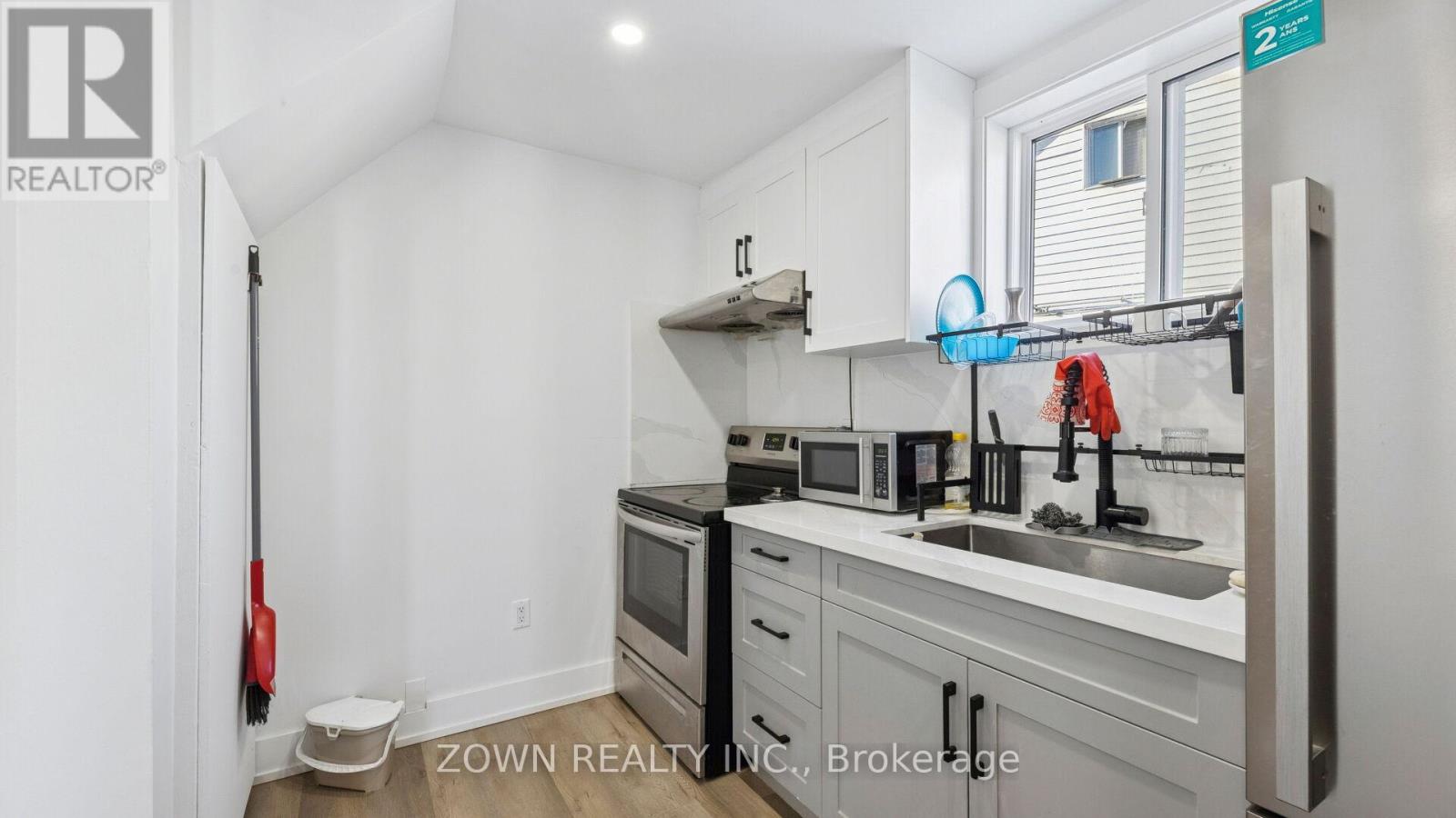 26 Metcalfe Street, Quinte West, Ontario  K8V 4C7 - Photo 11 - X12617258