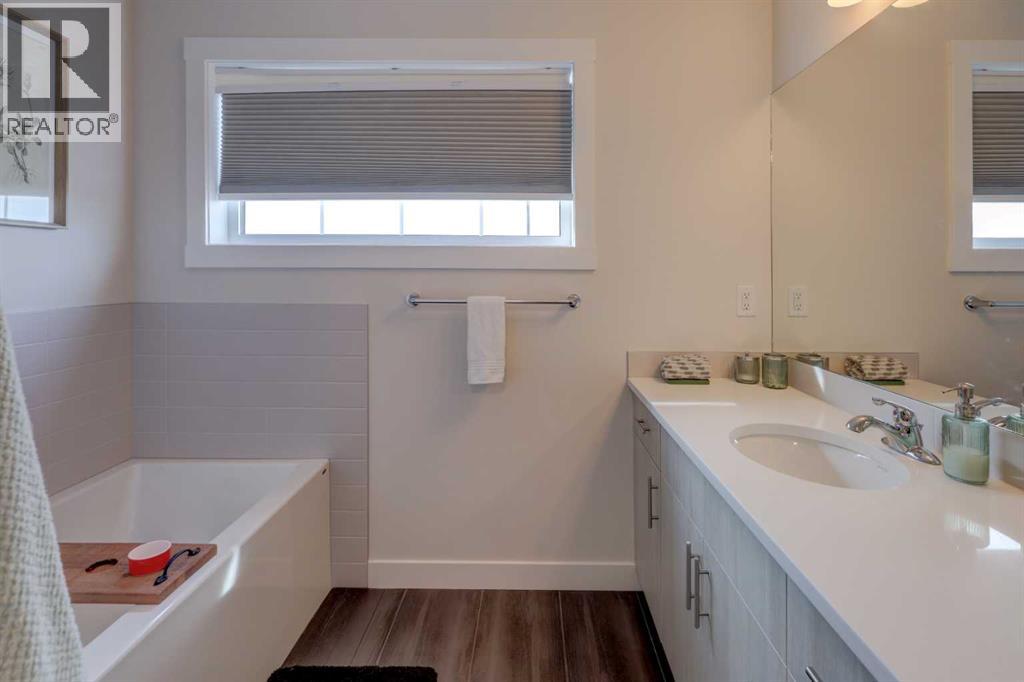 1601 Chinook Gate Drive Sw, Airdrie, Alberta T4B 5J4 - Photo 16 - A2270826