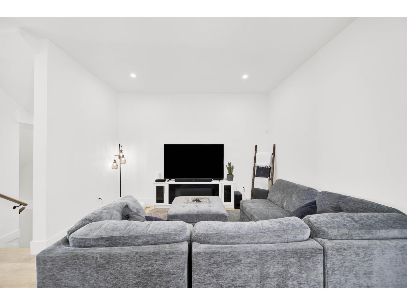 19415 70 Avenue, Surrey, British Columbia V4N 1N2 - Photo 5 - R3055239