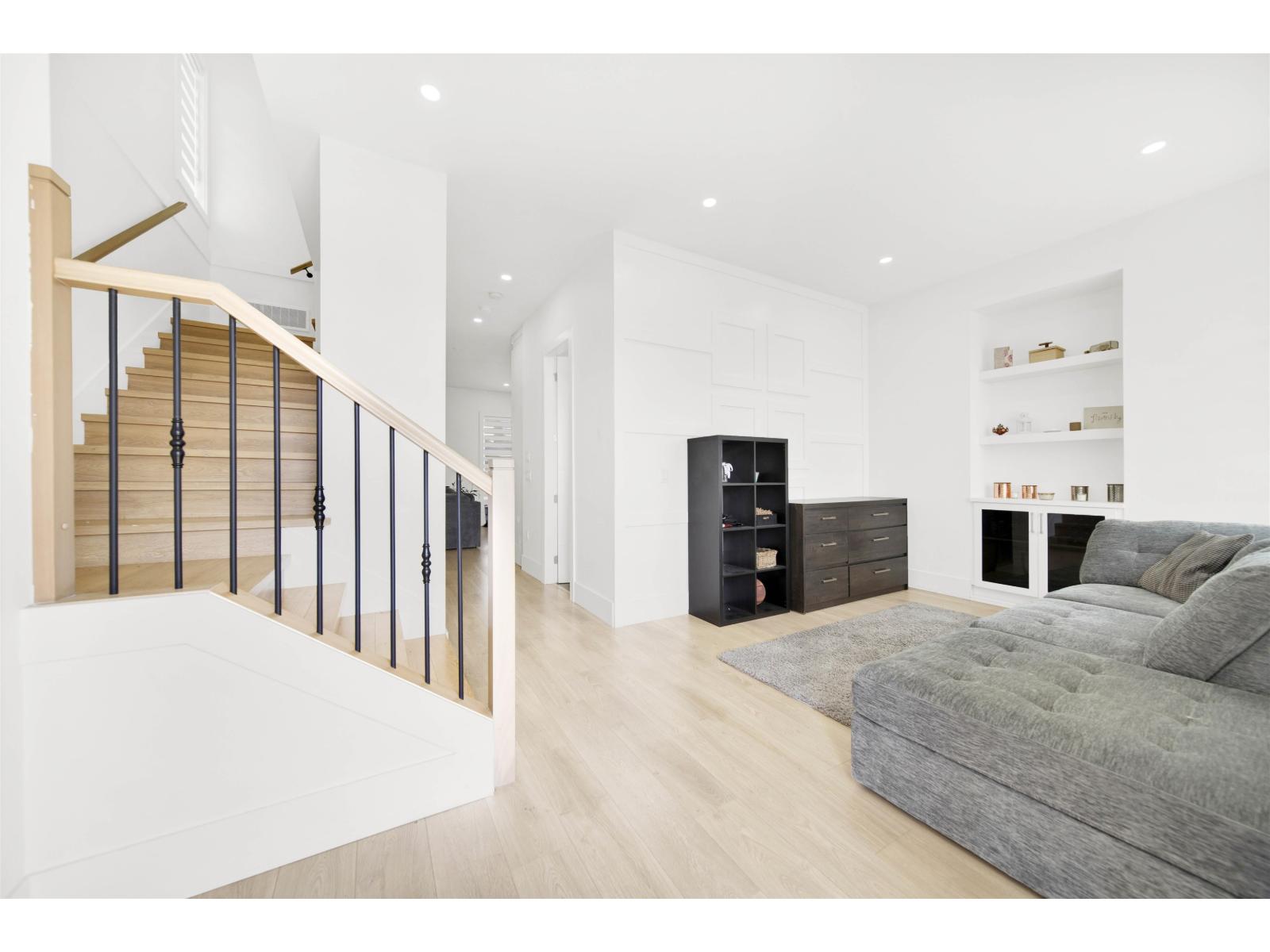 19415 70 Avenue, Surrey, British Columbia V4N 1N2 - Photo 3 - R3055239