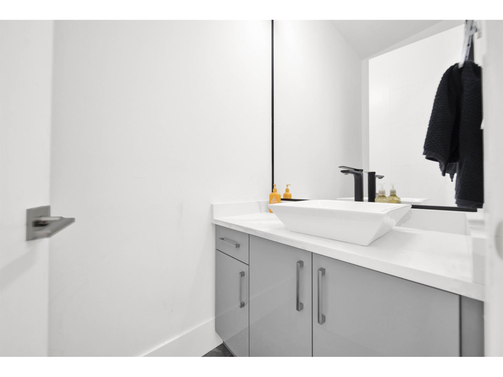 19415 70 Avenue, Surrey, British Columbia V4N 1N2 - Photo 11 - R3055239