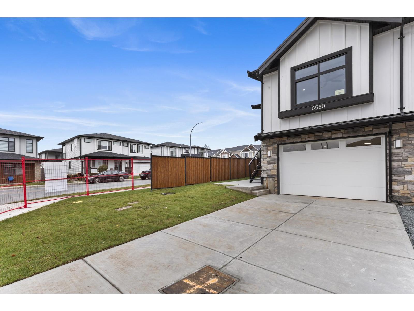 8590 Dunbar Way, Mission, British Columbia  V4S 0A7 - Photo 1 - R3073232