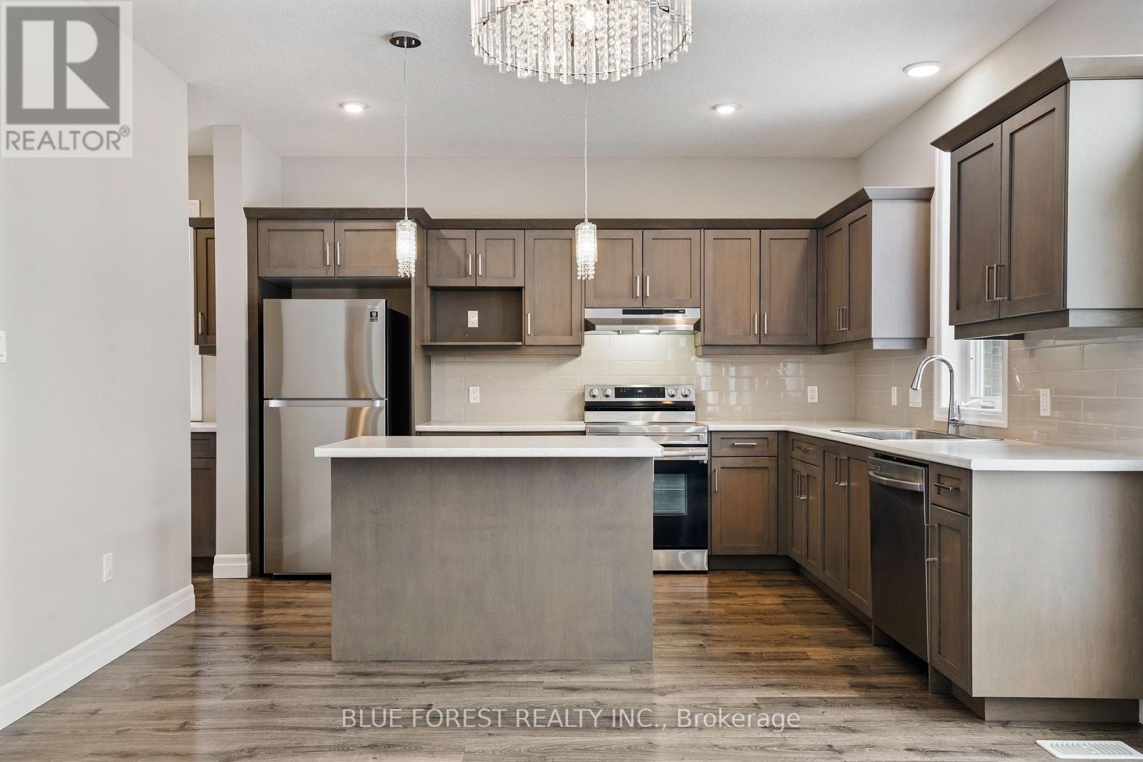 39 Muirfield Drive, St. Thomas, Ontario  N5R 0K3 - Photo 12 - X12617322