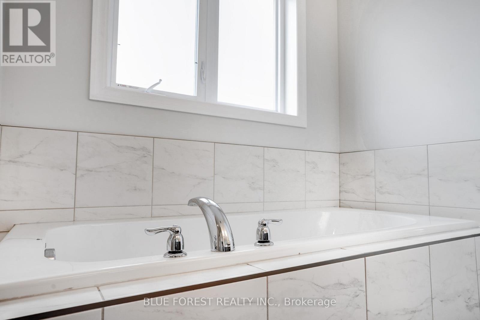 39 Muirfield Drive, St. Thomas, Ontario  N5R 0K3 - Photo 29 - X12617322