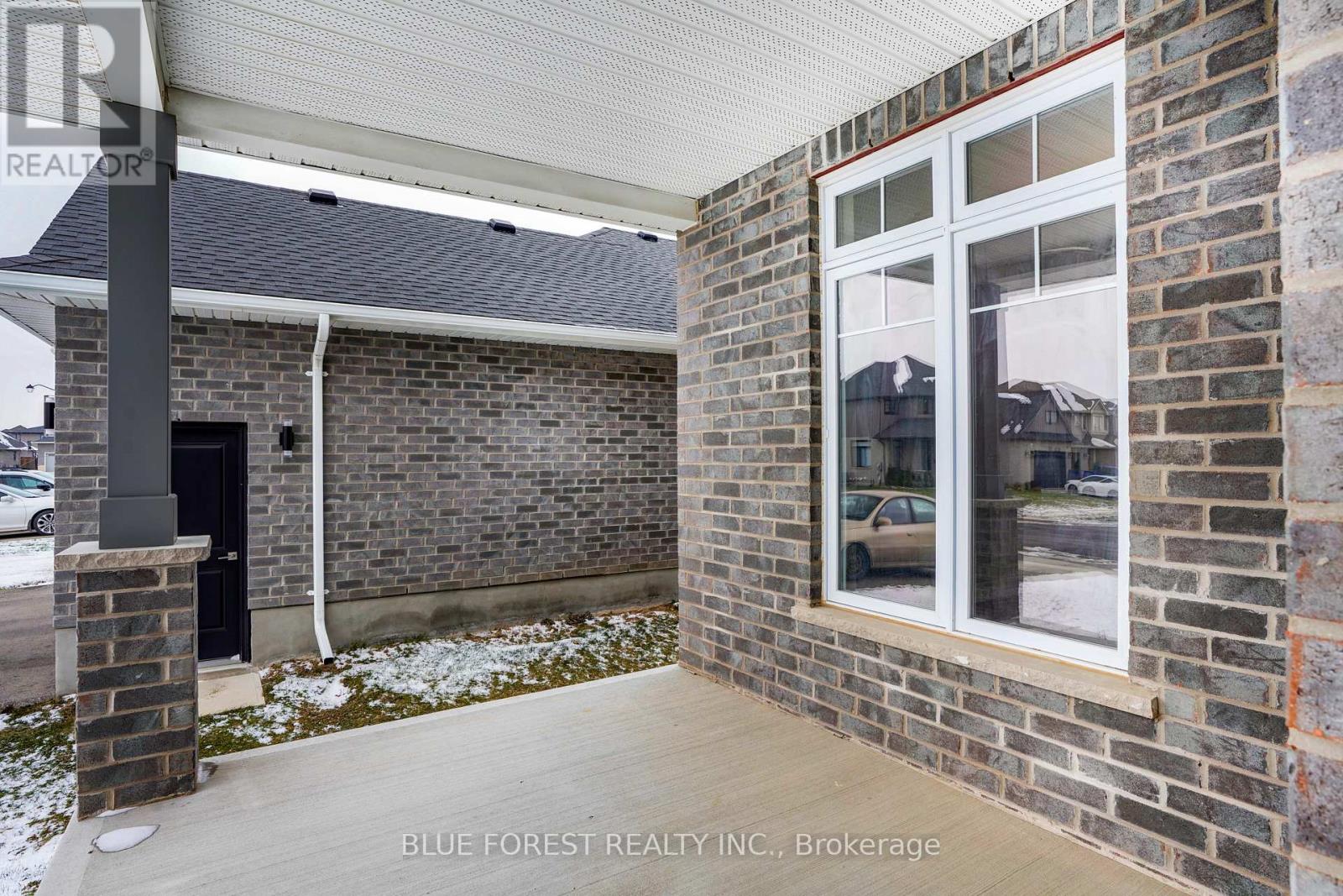 39 Muirfield Drive, St. Thomas, Ontario  N5R 0K3 - Photo 4 - X12617322