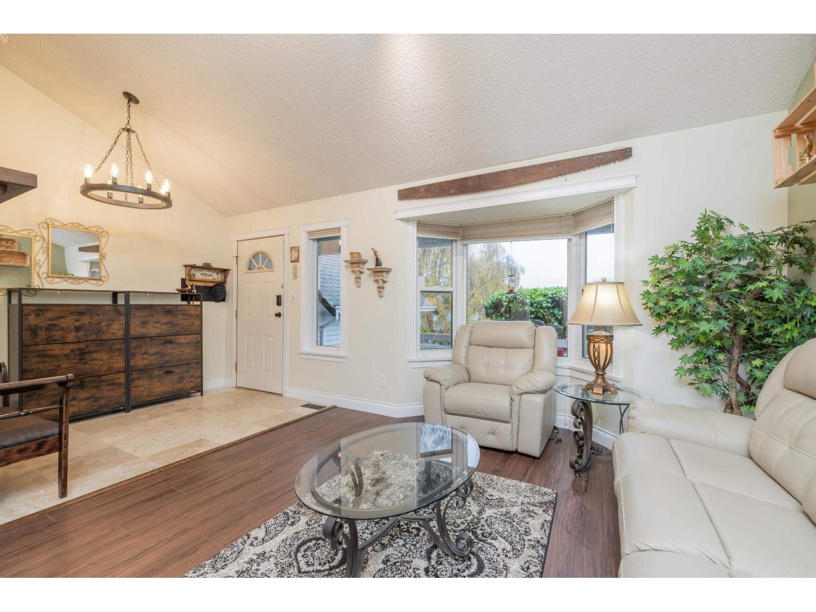 13452 62a Avenue, Surrey, British Columbia  V3X 1K4 - Photo 11 - R3073219