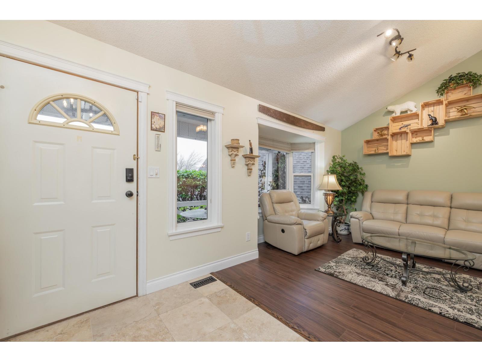 13452 62a Avenue, Surrey, British Columbia  V3X 1K4 - Photo 8 - R3073219