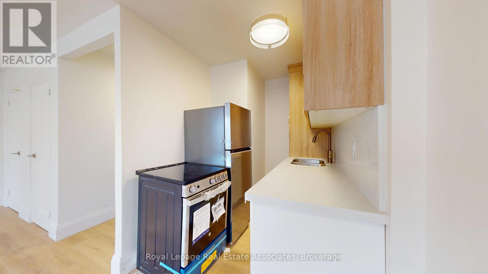 2 - 1 Marquette Avenue, Toronto, Ontario  M6A 1X8 - Photo 6 - C12617280