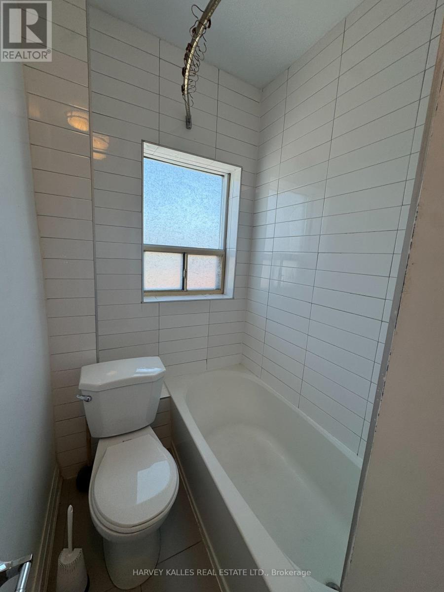 6 - 98 Northcliffe Boulevard, Toronto, Ontario  M6H 3H2 - Photo 3 - C12617310