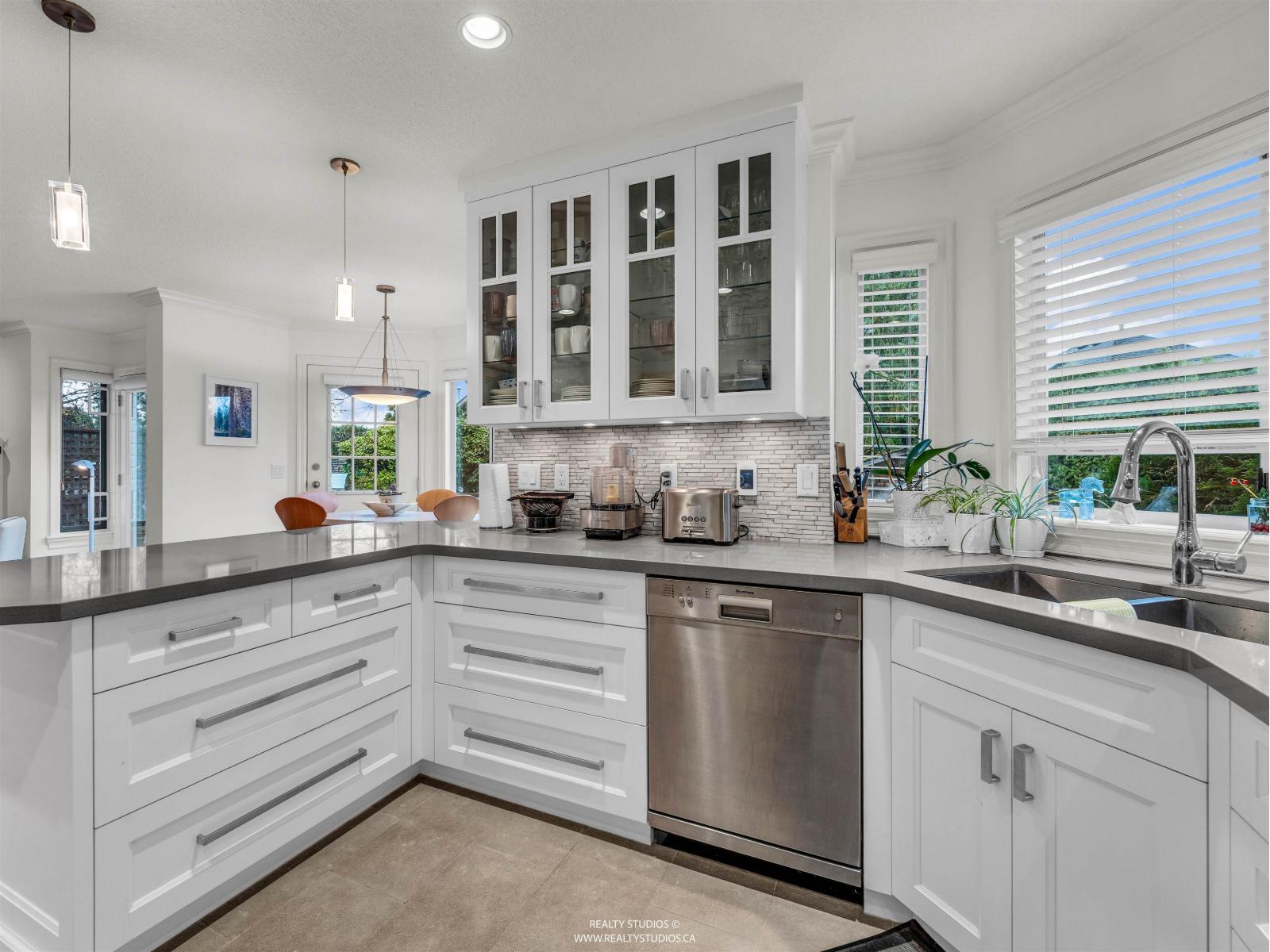 8594 212 Street, Langley, British Columbia  V1M 2E7 - Photo 7 - R3073226