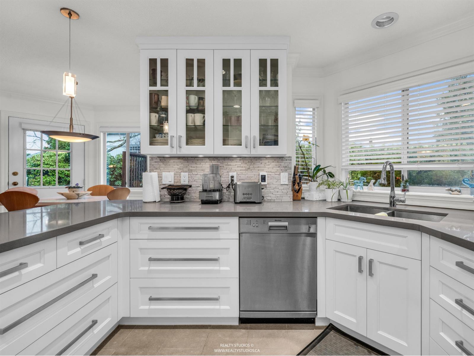 8594 212 Street, Langley, British Columbia  V1M 2E7 - Photo 6 - R3073226